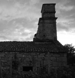 Sinaldaba: Casa dos Monxes